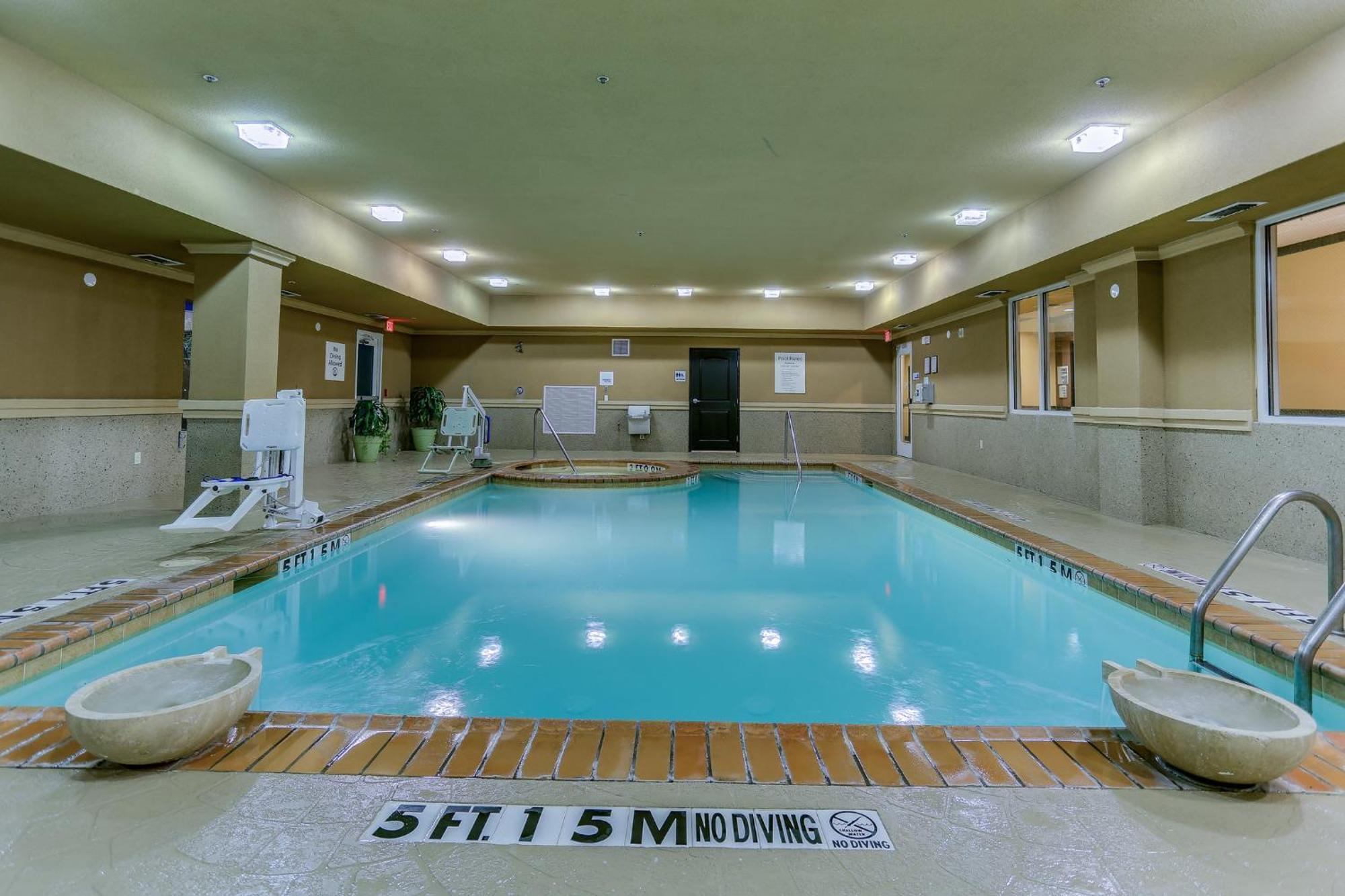 Holiday Inn Express Hotel & Suites Huntsville By Ihg Zewnętrze zdjęcie